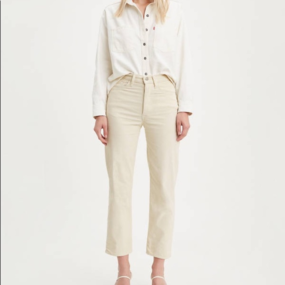 Levi’s Ribcage Straight Corduroy Pants in Ecru
